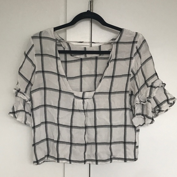 Forever 21 3/4 Length Ruffle Sleeve Top - Picture 2 of 2